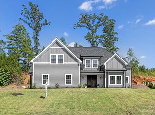 5046 Woodwinds Dr NE, Hickory, NC 28601