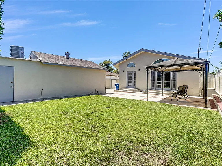 6942 Alcove Ave — Photo 22