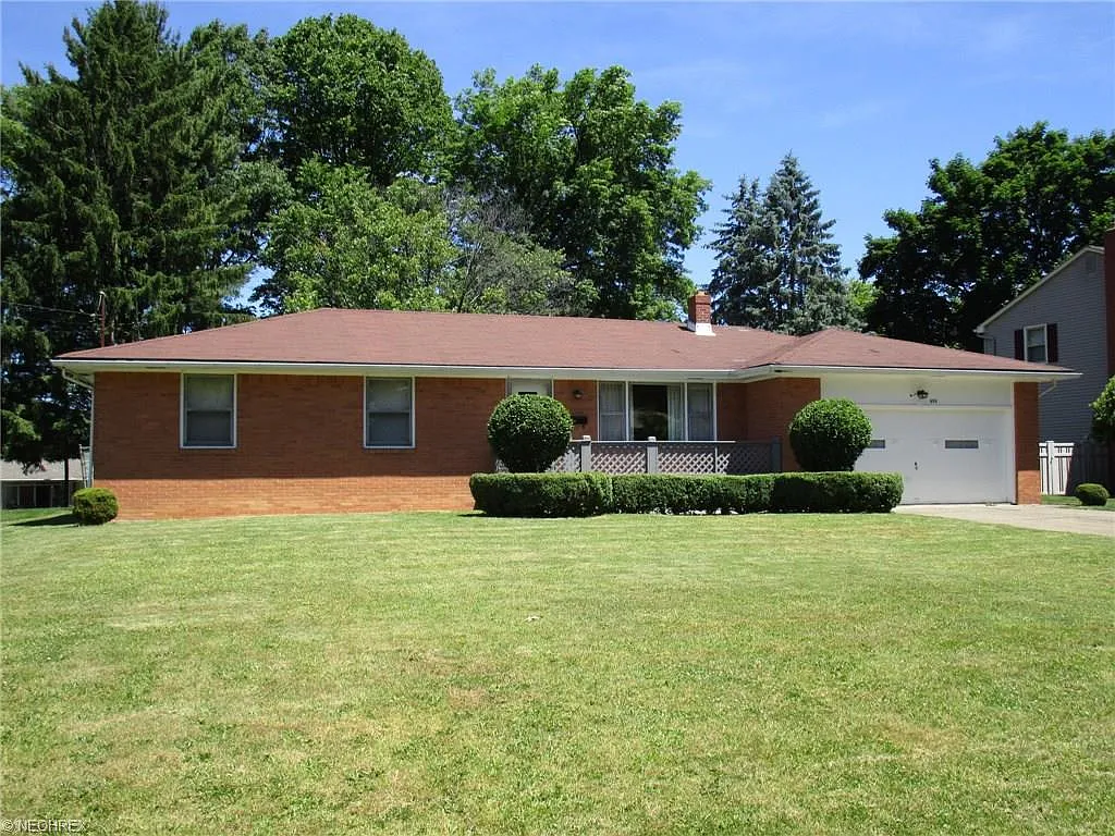 656 Forestridge Dr photo 1
