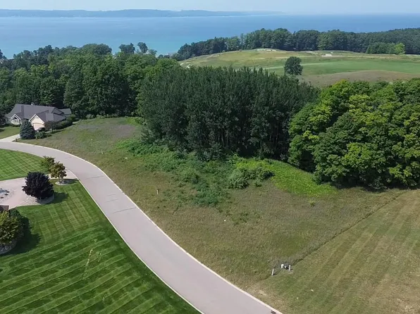 Turnberry Cir Unit 8, Williamsburg, MI 49690