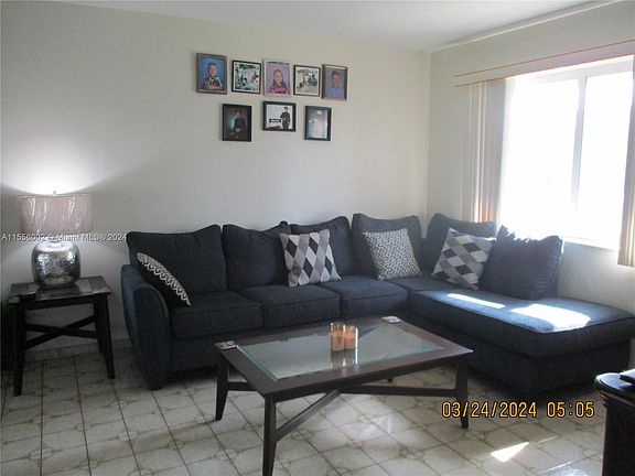 5th image of 2461 Polk St APT 9