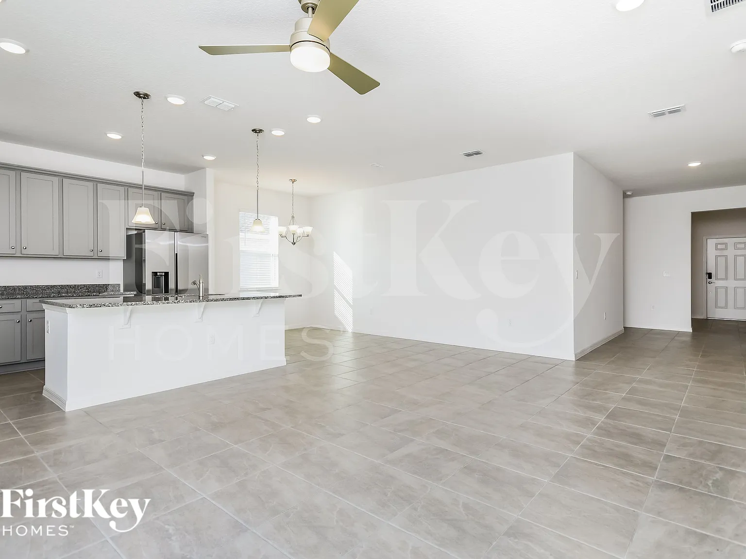 4 bed, 2.0 bath, 2001 sqft, $2,200 — Photo 4