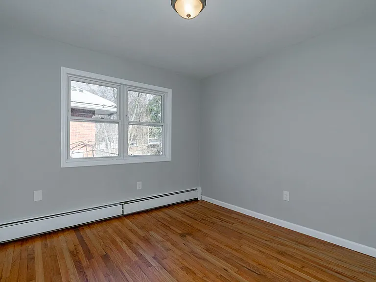 55 Carroll Apartments — Photo 10