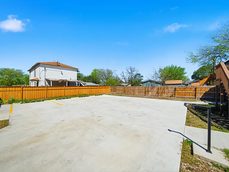 2819 S Pine St #1 — Photo 14