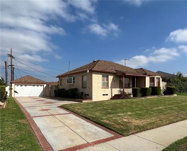 1853 Thoreau St, Los Angeles, CA, 90047