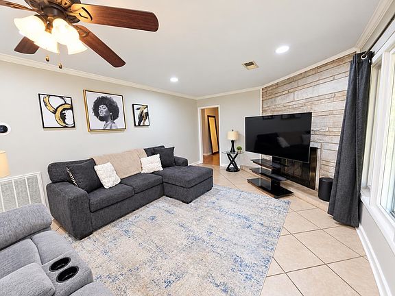 3rd image of 2101 Wilson Blvd