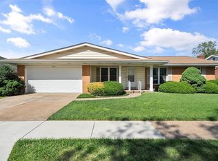 4449 Fatima Dr, Saint Louis, MO