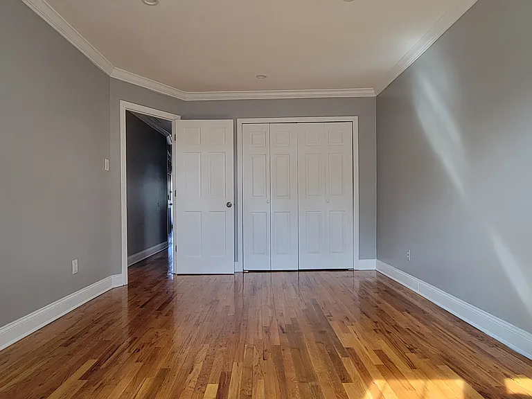 2076 E 55th St #3 — Photo 12