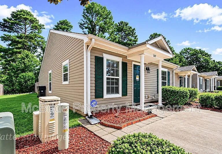 1217 Longpoint Dr — Photo 2