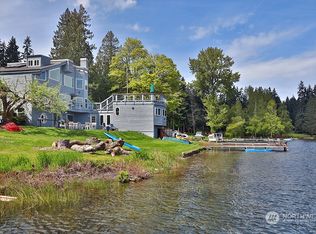 4185 Redwood Dr, Clinton, WA 98236