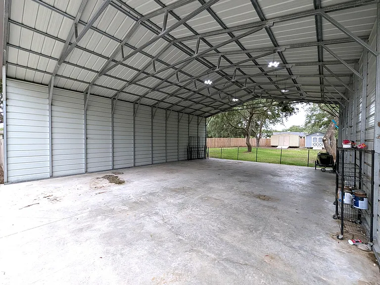 8717 Sand Pine Dr — Photo 42