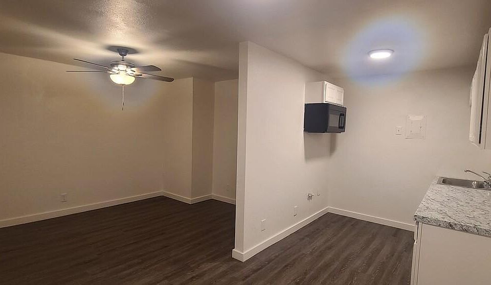 2nd image of 1223 N Dysart Rd #13