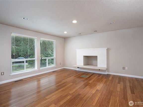 3rd image of 13924 55th Avenue NW