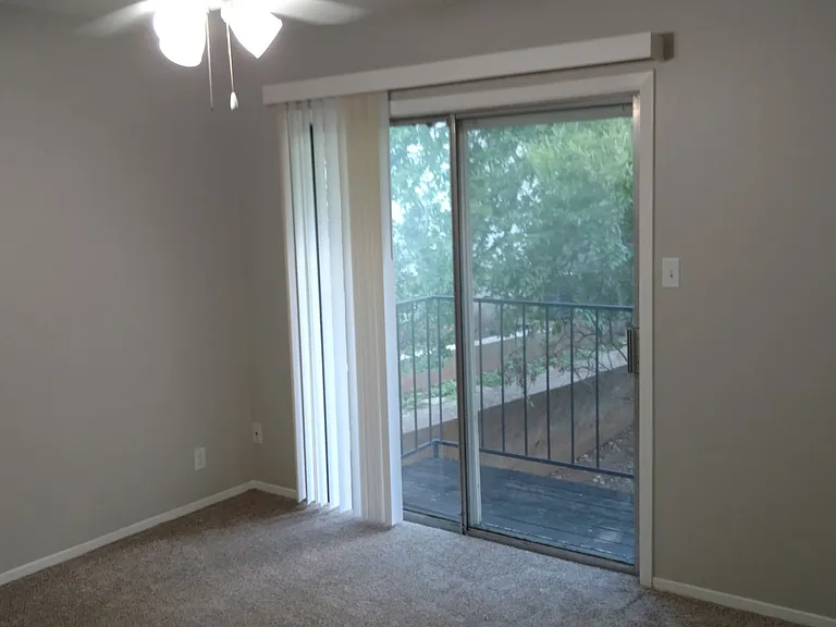 1302 Hollow Creek Dr #C — Photo 7