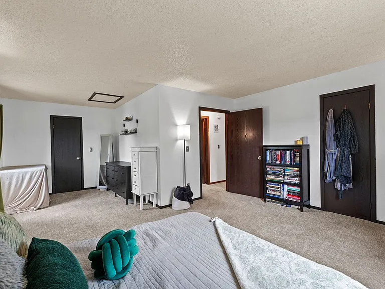 4303 Eastcrest Cir W — Photo 12