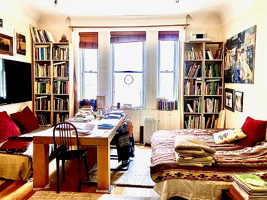 Rented by Batra Group Inc | media 2