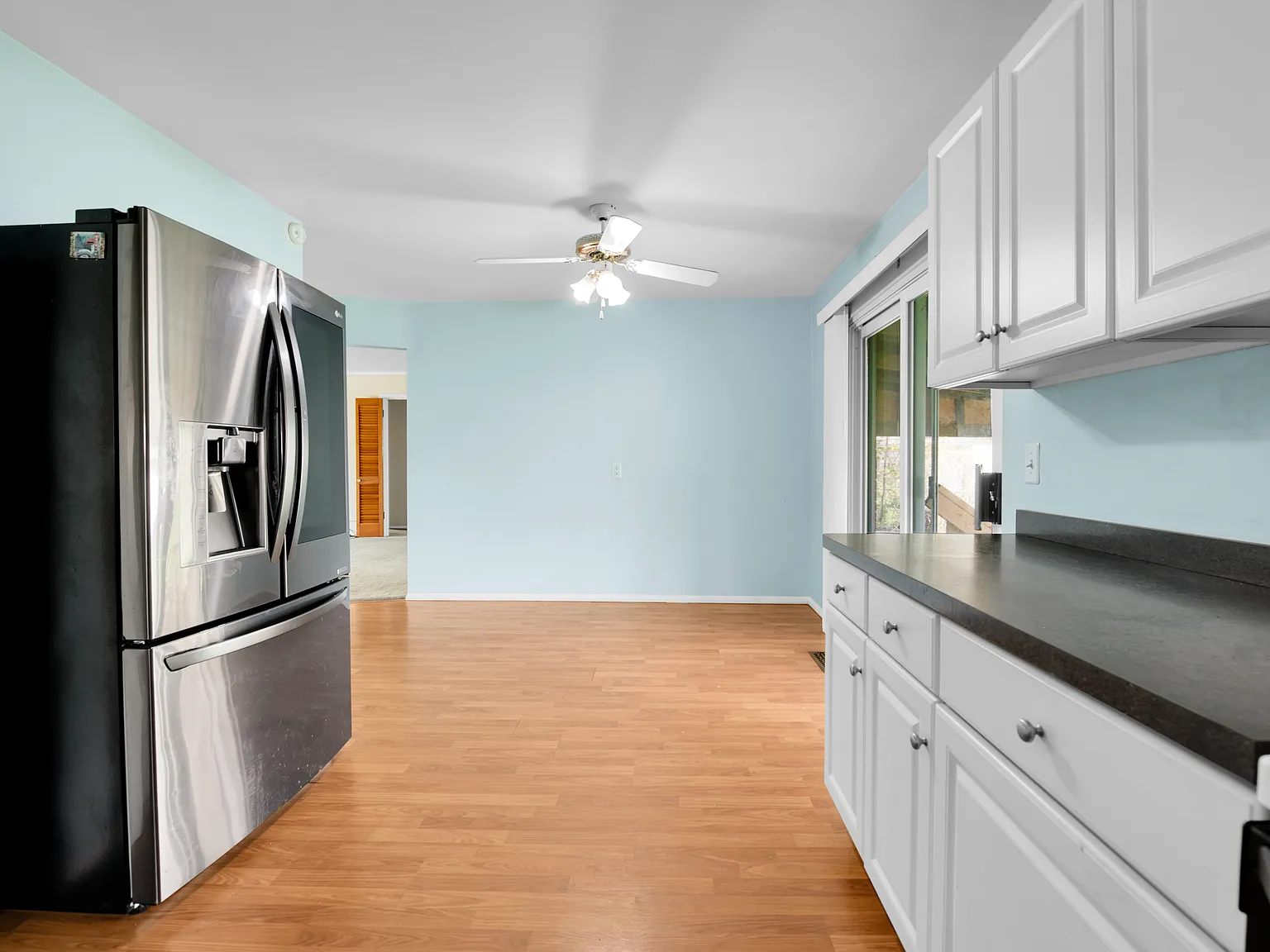 3 bed, 1.5 bath, 1128 sqft, $1,950 — Photo 3