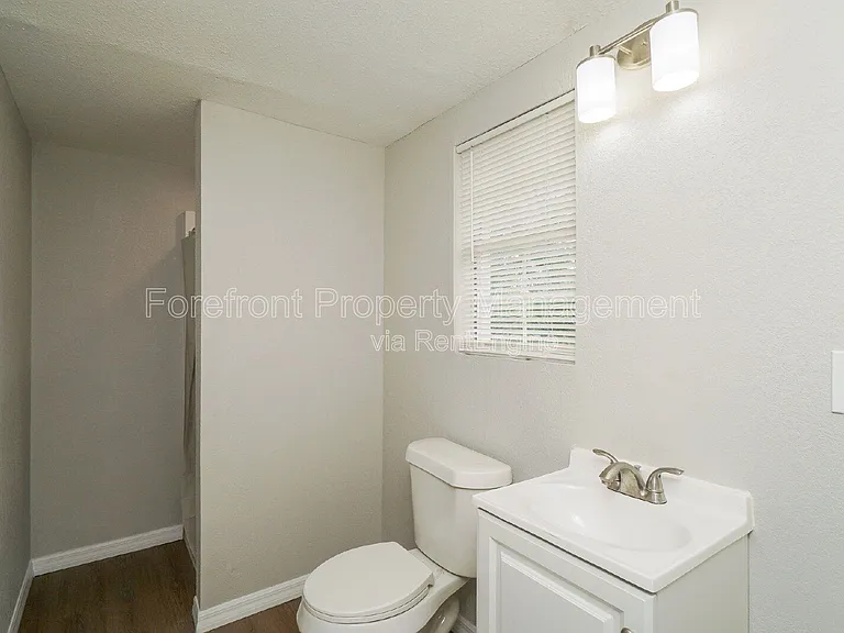 614 N Sabinas St — Photo 10