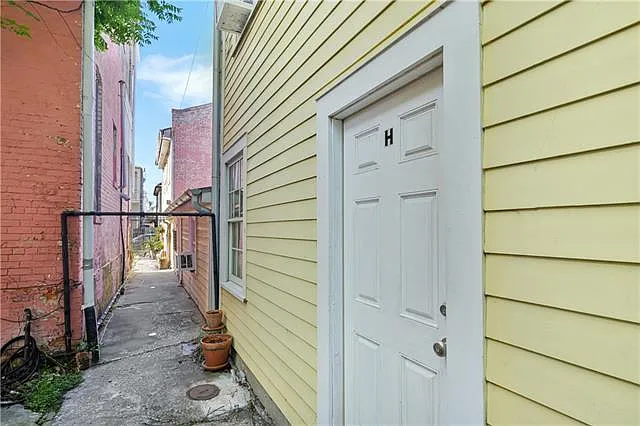 1235 Saint Andrew St #H — Photo 2