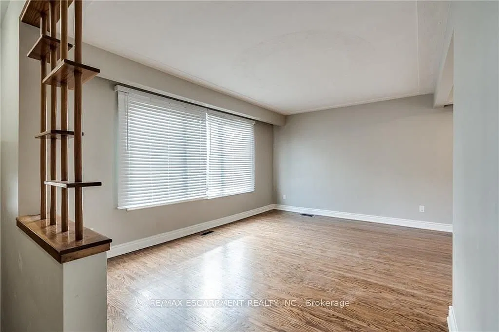 3 bed, $2,350 — Photo 3