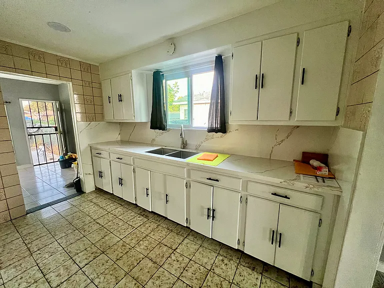 3693 Lugo Ave — Photo 17