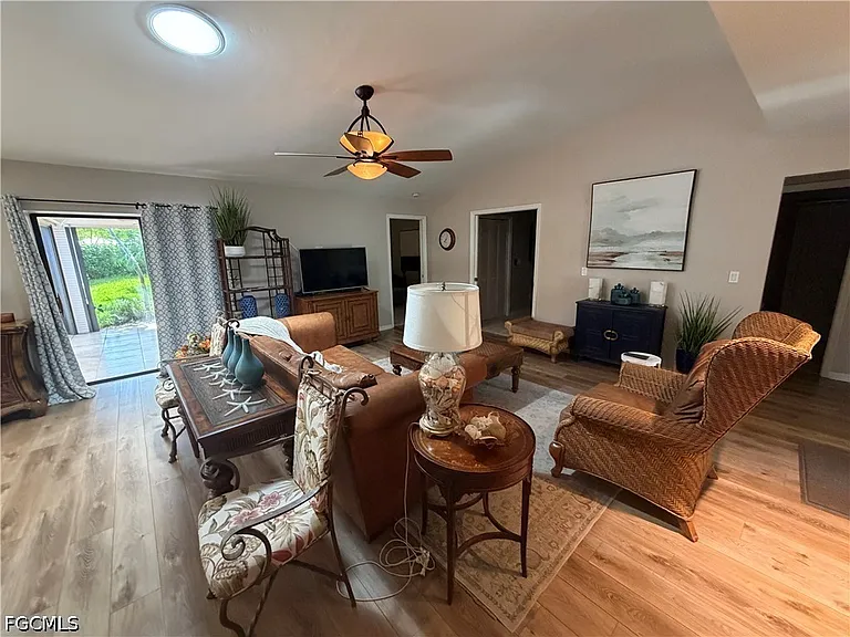 5883 Sand Oak Dr — Photo 3