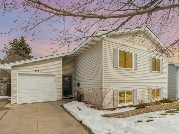 921 California Ave W, Saint Paul, MN 55117