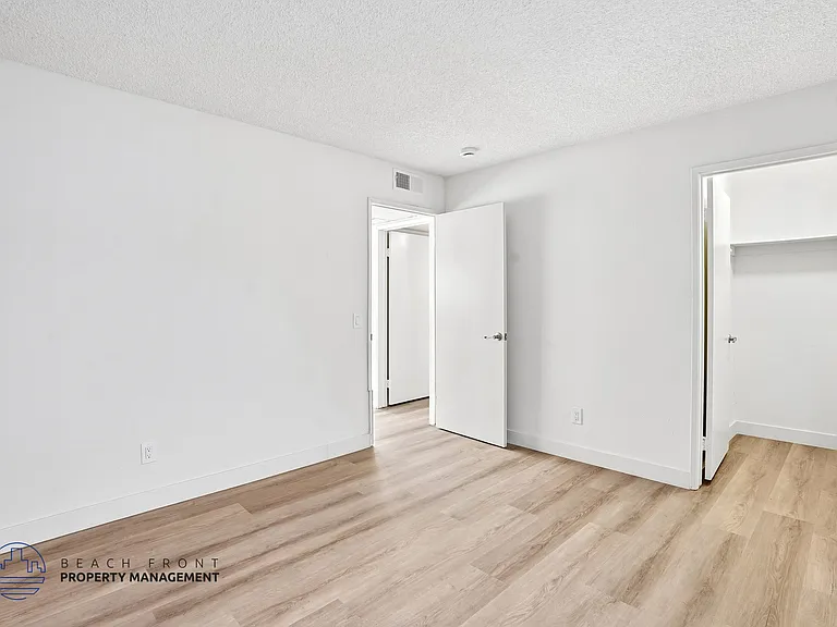 Grand View Tower Apartments — Photo 4
