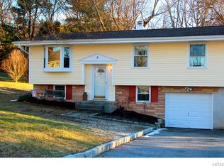5 Hood Pl, Cortlandt Manor, NY 10567