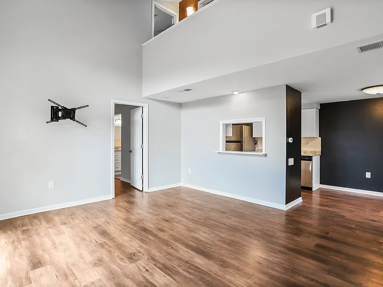 1523 Kensington Dr — Photo 9