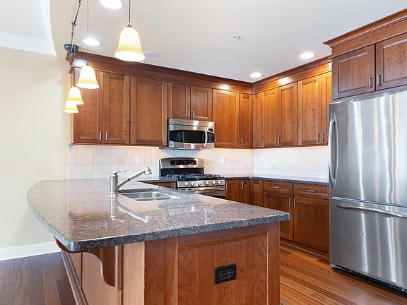 4th image of 18 Division St APT 505