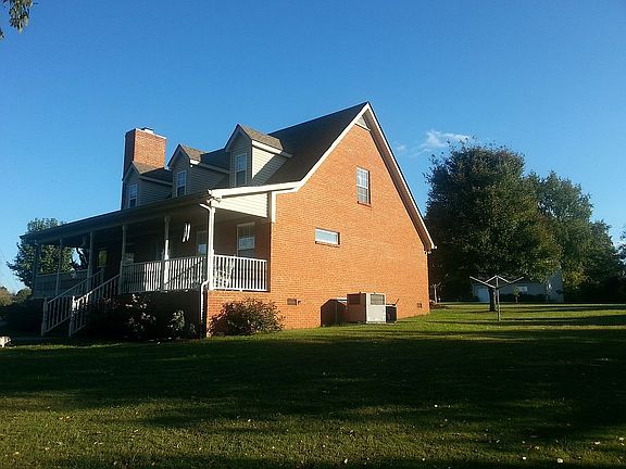 5th image of 2879 Carters Creek Station Rd