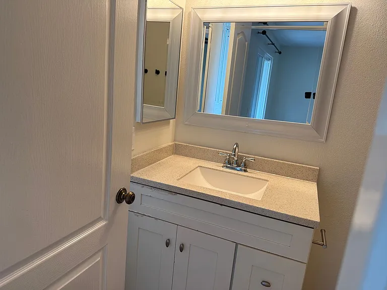 2623 Calle Del Comercio — Photo 13