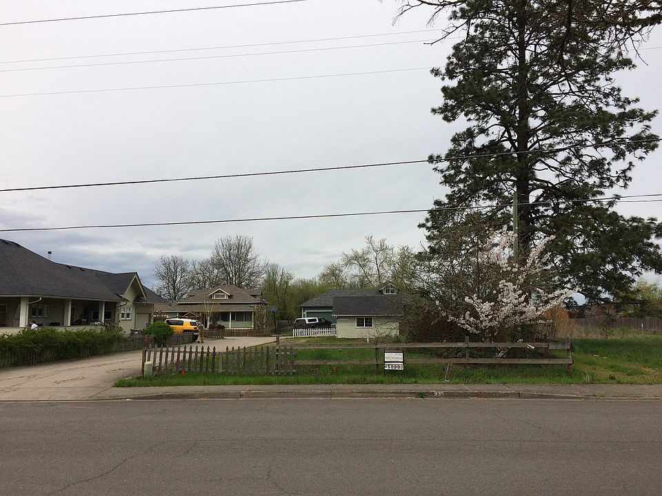 2nd image of 943 Territorial St