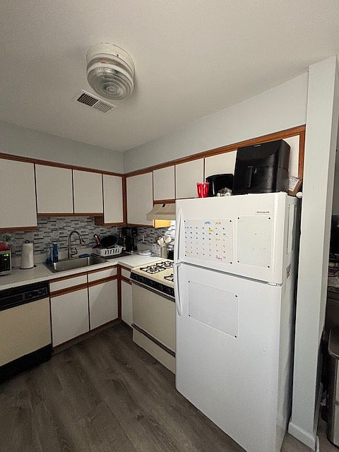 2nd image of 10 Cherry St