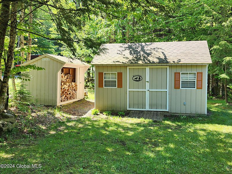 5th image of 134 Horse Hill Road