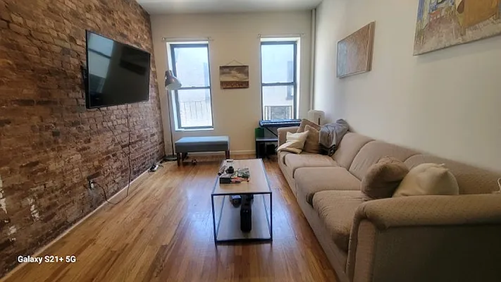 Rented by Chartwell Manhattan Realty | media 1