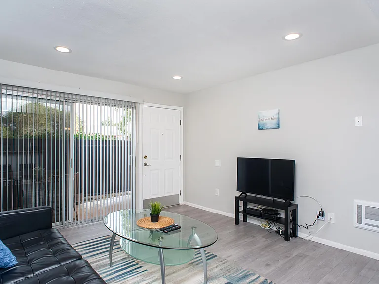 3454 Castle Glen Dr #136 — Photo 27