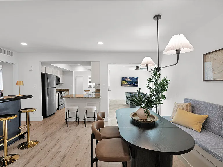 1233 E Campus Dr — Photo 15