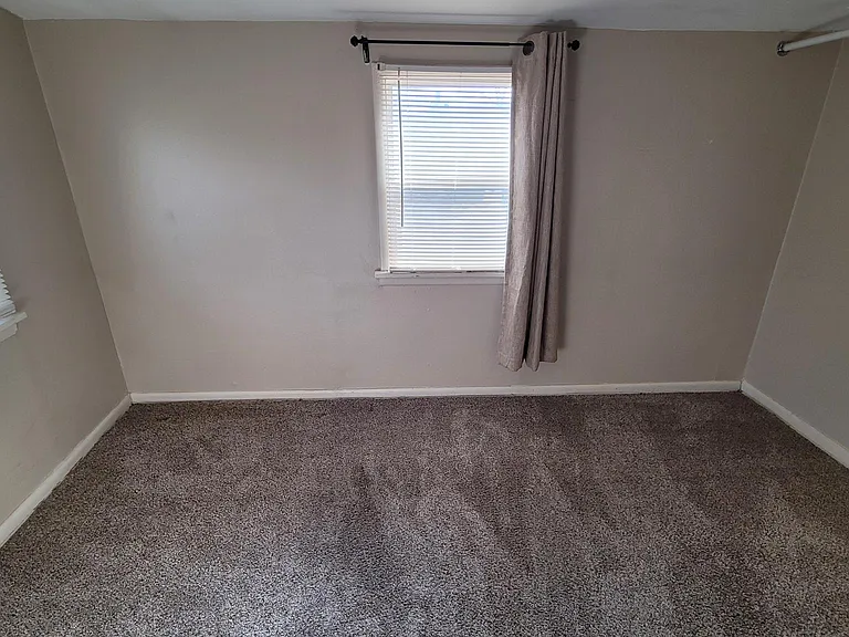 1036 Rood Ave #4 — Photo 8