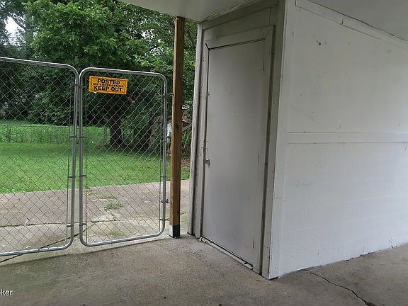 5th image of 5304 Robinwood Rd