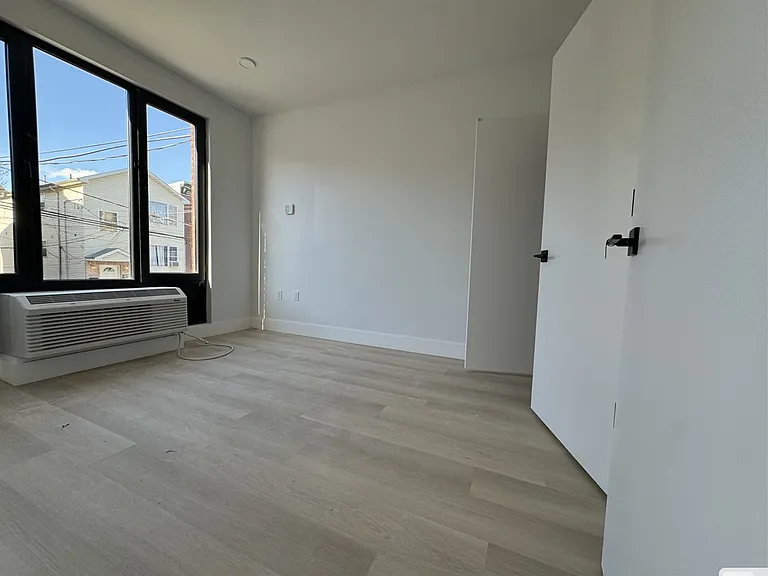 261 Forrest St #3 — Photo 5