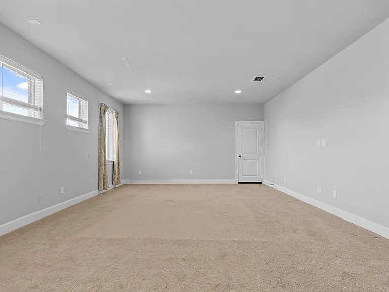 2812 Orchid St — Photo 32