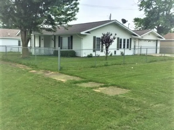 103 W Elm St, New Berlin, IL 62670
