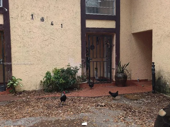 1641 NW 26th Ave APT 3, Miami, FL 33125