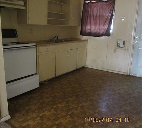 2nd image of 1242 S Crockett Dr