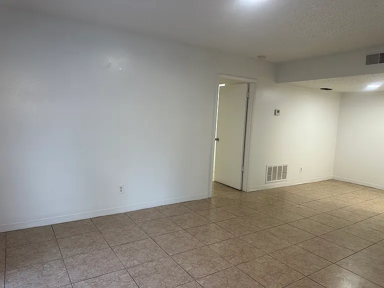 8426 Camden St #8426A — Photo 6