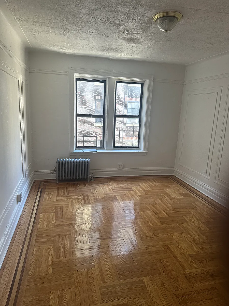 Building Photo - Grand Concourse