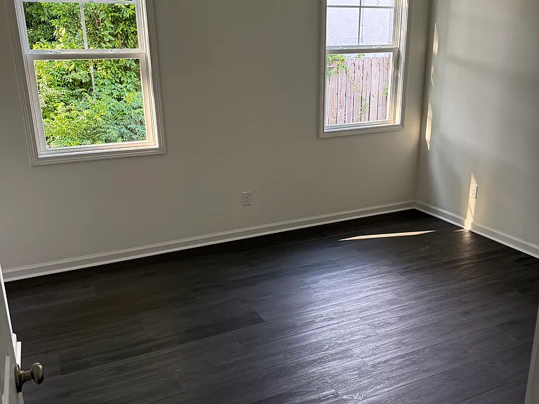 1003 Castle St — Photo 16