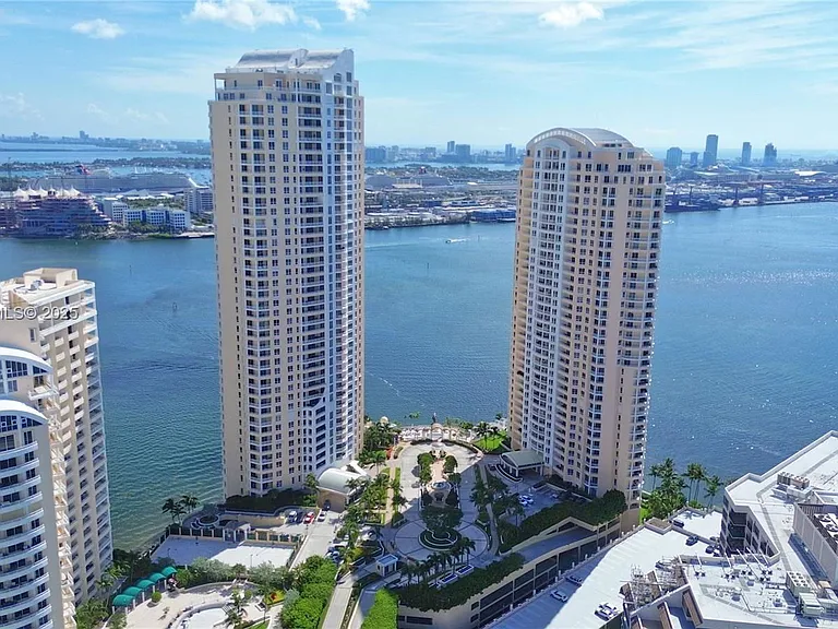 848 Brickell Key Dr #3 — Photo 2